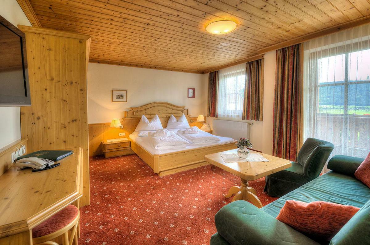 Hotel Haeuserl Im Wald Mariapfarr Exterior photo